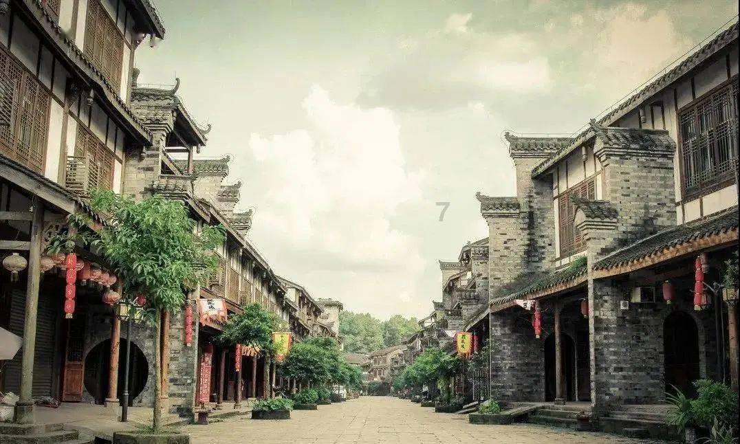 恒隆地产公布李天芳获任独立非执行董事